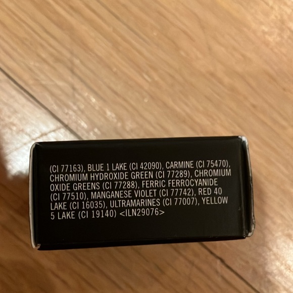 MAC eye shadow- Satin Taupe Frost - Picture 3 of 4